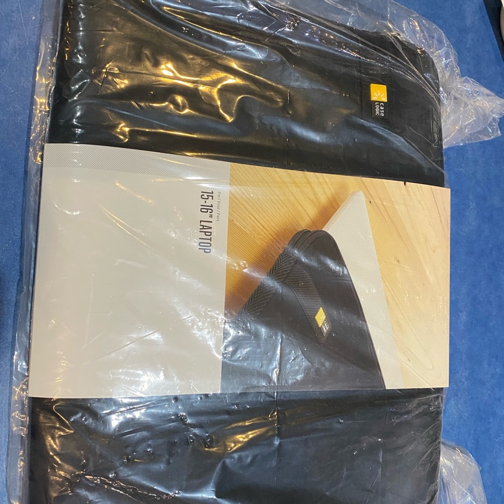 Case Logic Black Laptop case 15-16”